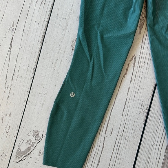 Women’s LULULEMON Base Pace HR Tight Leggings Size 6 - Picture 6 of 6